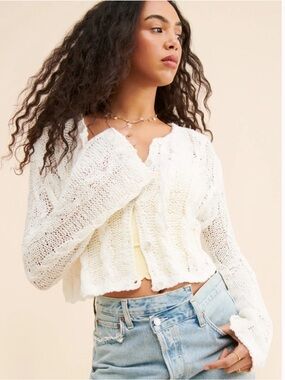 NWOT, Free People Robyn cropped cable knit sweater in white, XS